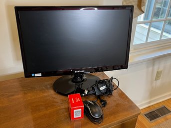 Desktop Items - Canon Adapter, Samsung Desktop Monitor, Wired Mouse