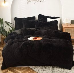 Black Twin Faux Fur Duvet Cover With Heart Pillow Cover