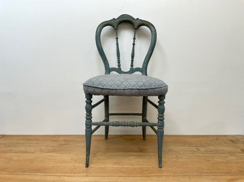 Vintage Dainty Ladies Side Chair    Ready To Repaint Or Stencil   Seat Height 18-19 '  Chair Height 34 1/2'