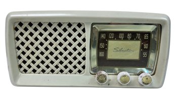 Vintage 1950s Silvertone Radio