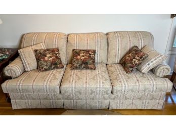 Thomasville Living Room Three Cushion Sofa 84 X 35 X 33, S/h 19'