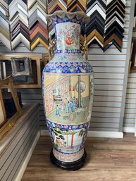 Large Vintage Chinese Porcelain Vase