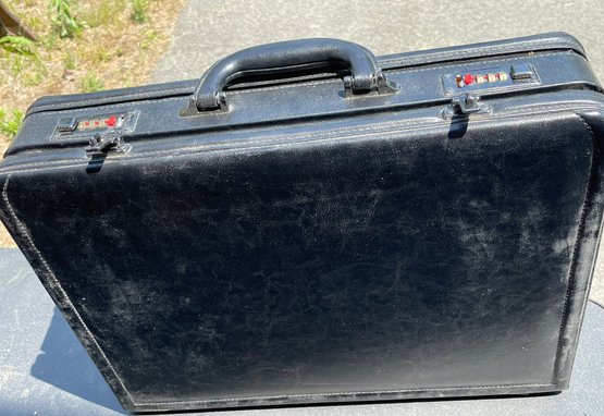 Samsonite Leather Locking Briefcase Model #940265