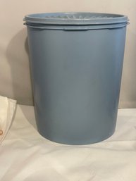 Large Blue Tupperware Canister 1205-17