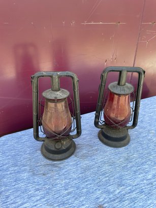 2 Vintage Black Kerosene Lanterns Red Globes Monarchn& Dietz