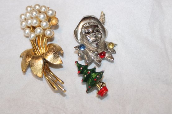 VINTAGE BROOCHES CLOWN - CHRISTMAS TREE - FAUX PEARLS