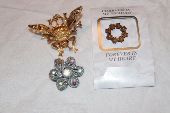 3 VINTAGE BROOCHES - BUMBLE BEE & FLOWERS