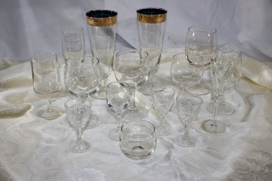 ASSORTMENT OF WINE & CORDIAL GLASSES
