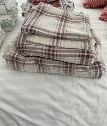 Queen Plaid Flannel Sheet Set With Pillow Case