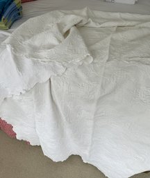 Full Scalloped Trim Bed Cover