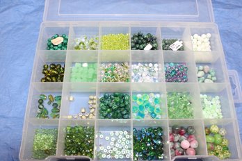 ASSORTMENT OF JEWELRY MAKING BEADS - GLASS, GEMSTONES (4)