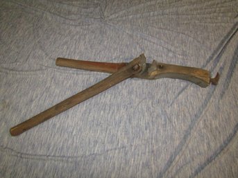 Antique Wood Barbed Wire Fence Stretcher Farm Tool