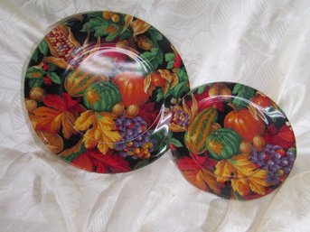 2 Decorative Plates