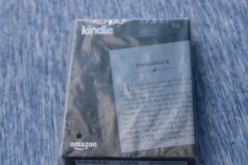 BLACK AMAZON KINDLE 4GB - UNOPENED