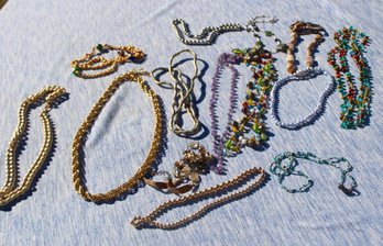 ASSORTMENT OF NECKLACES