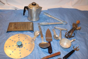 VINTAGE COLLECTION OF KITCHEN GADGETS