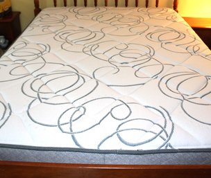 Full Size Serta Spring Mattress And Box Spring