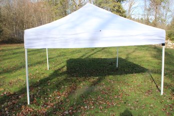 EZ UP INSTANT ENCORE II SHELTER - SANDBAGS AND ROLL UP 4 SIDEWALLS - GREAT FOR FAIR VENDORS