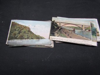 ASSORTMENT OF VINTAGE COLOR POSTCARDS