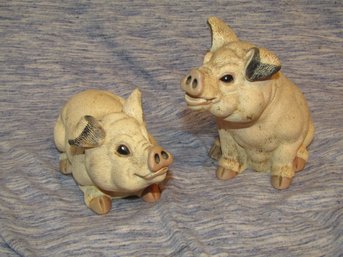 2 Vintage ArtLine Resin Pig