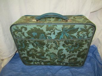 VINTAGE GREEN CLOTH SUITCASE