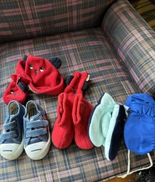 0-12 MONTH BOOTIES, SNEAKERS, MITTENS & GLOVES