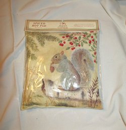 SQUIRREL SPICED HOT PAD - NEW