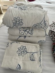 2 Queen Blue & White Flowers Flannels Sheet Sets With Pillow Case