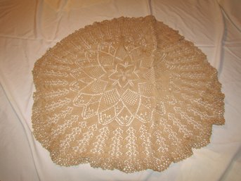 31'ANTIQUE ROUND TABLE CLOTH