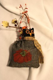 OWL BERRY WALL HANGING