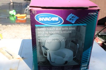 INVACARE TOILET SEAT