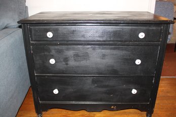 SMALL WOOD BLACK DRESSER