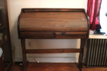 VINTAGE ROLL TOP DESK NEEDS TLC