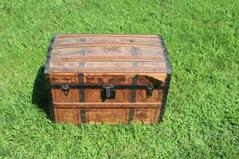 ANTIQUE WOOD TRUNK