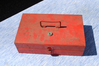 SNAP ON TOOL BOX