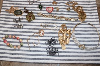 COSTUME JEWELRY LOT