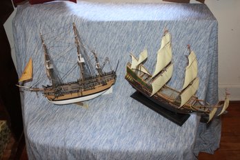 2 MODEL SHIPS