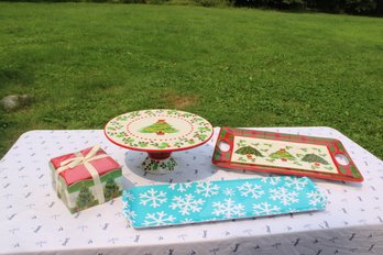 Christmas Decor - Cake Plate Trays Napkins