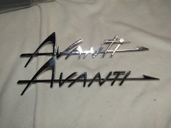 STUDEBAKER AVANTI EMBLEM