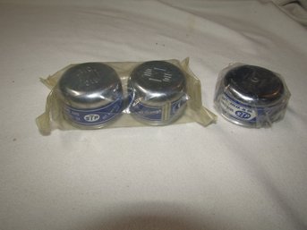 3 VINTAGE STP OIL BREATHER CAPS