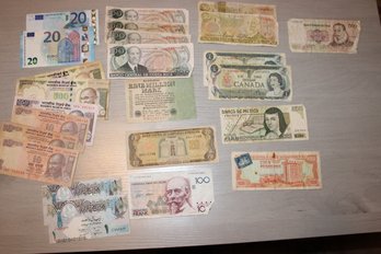 25 Assorted Foreign Currency Notes Bills