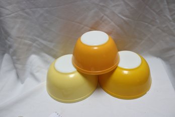 3 VINTAGE PYREX BOWLS ORANGE & YELLOW