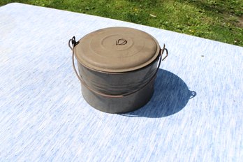 SMALL VINTAGE METAL POT WITH LID