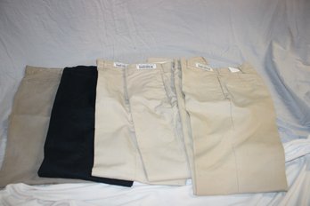 5 Pairs Of Mens Pleated Khaki Pants