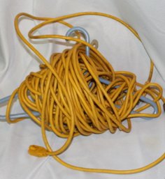 EXTENSION CORD