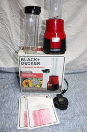 BLACK & DECKER SINGLE SERVE BLENDER 2 CUPS