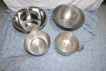 ASSORTMENST OF STAINLESS STEEL MIXING  BOWLS