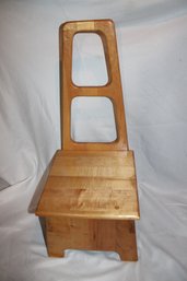 SMALL WOOD CHAIR STOOL