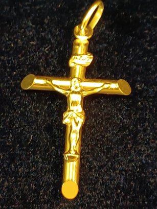 18k Yellow Gold Cross Pendant