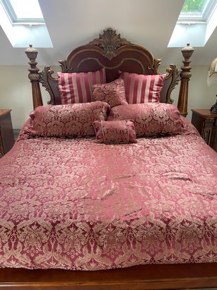 King Damansk Bedspread With 6 Pillows For